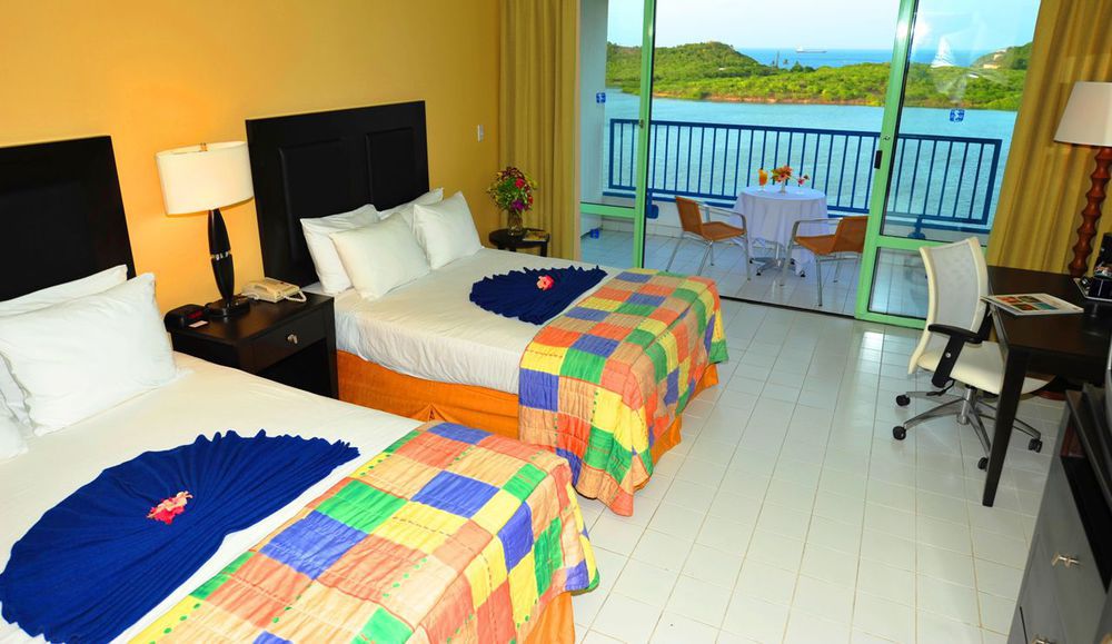 Grand Royal Antiguan Beach Resort Five Islands Village Rum bild