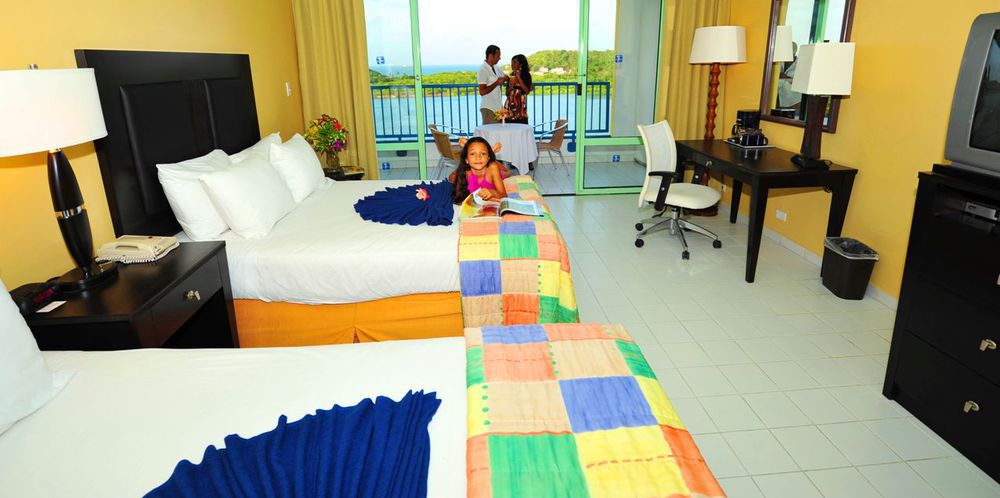 Grand Royal Antiguan Beach Resort Five Islands Village Rum bild