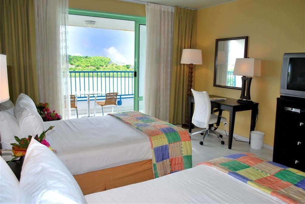 Grand Royal Antiguan Beach Resort Five Islands Village Rum bild